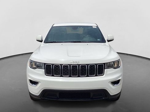 Used 2018 Jeep Grand Cherokee Laredo AWD/4WD image 2