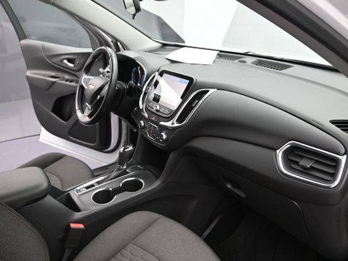 Used 2021 Chevrolet Equinox LT image 20