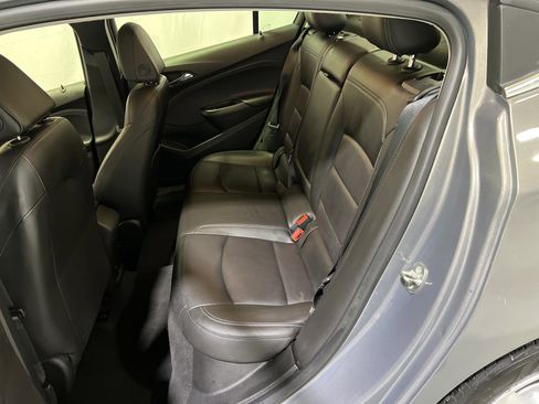 Used 2018 Chevrolet Cruze LT image 17