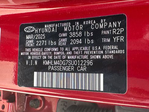 Certified 2025 Hyundai Elantra Sport FWD image 32