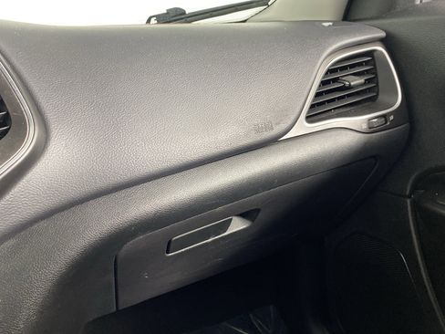 Used 2020 Jeep Cherokee Trailhawk image 42