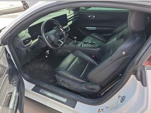 Used 2024 Ford Mustang GT Premium image 5