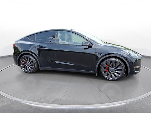 Used 2023 Tesla Model Y Performance AWD/4WD image 9