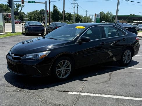 Used 2017 Toyota Camry SE FWD image 7