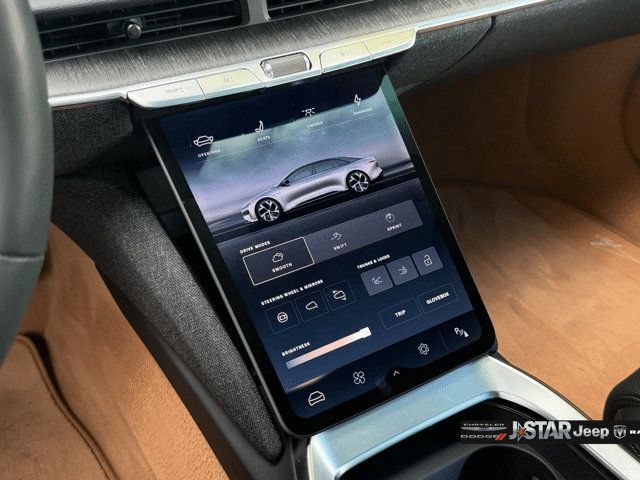 Used 2025 Lucid Air Touring AWD/4WD image 22