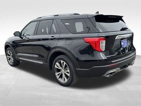 Used 2020 Ford Explorer Platinum w/ Premium Technology Package image 3