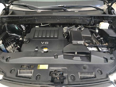 Used 2016 Toyota Highlander Plus AWD/4WD image 9