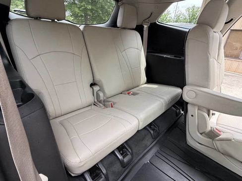 Used 2019 Buick Enclave Essence FWD image 73