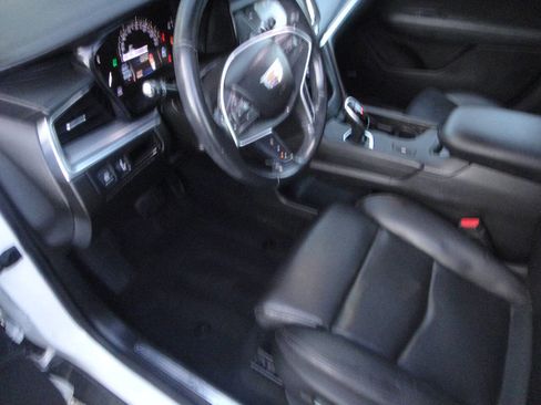 Used 2018 Cadillac XT5 Luxury w/ Driver Awareness Package image 7