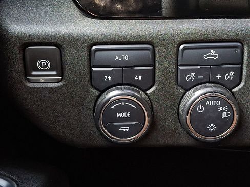 Used 2023 Chevrolet Silverado 1500 LT image 23