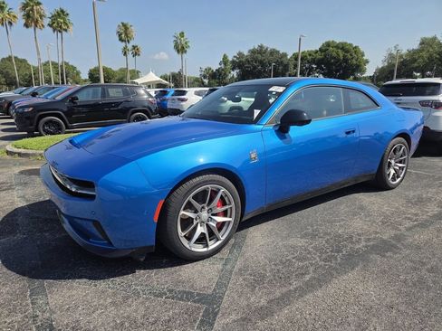 Used 2025 Dodge Charger Daytona Scat Pack w/ Track Pack AWD/4WD image 3