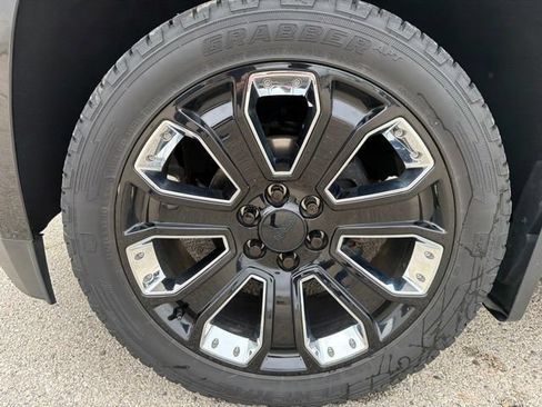 Used 2020 GMC Yukon Denali w/ Denali Ultimate Package AWD/4WD image 9