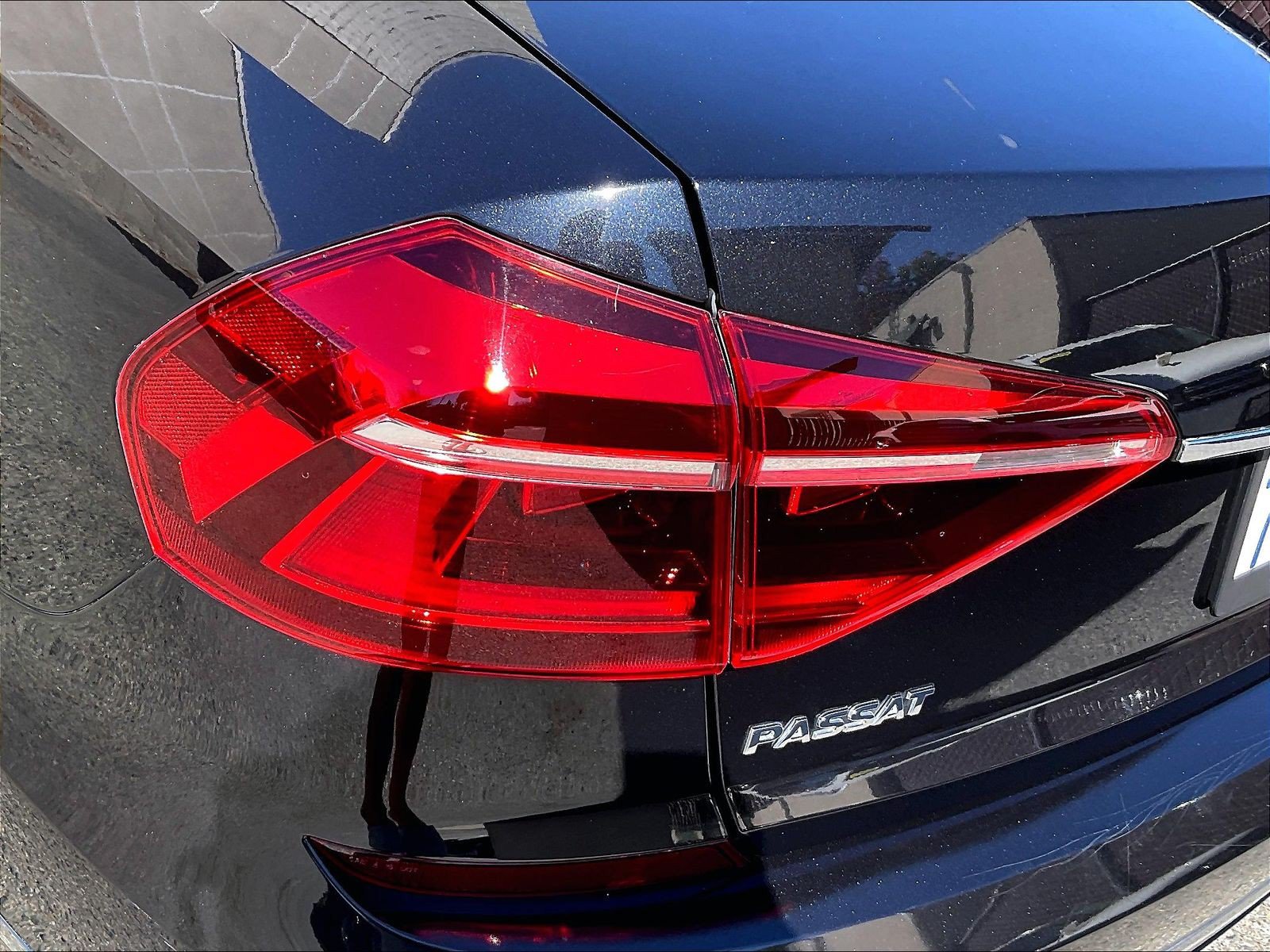 Used 2017 Volkswagen Passat 1.8T R-Line FWD image 28