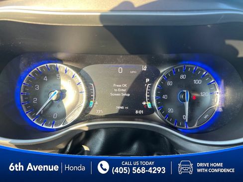 Used 2023 Chrysler Pacifica Touring-L FWD image 37