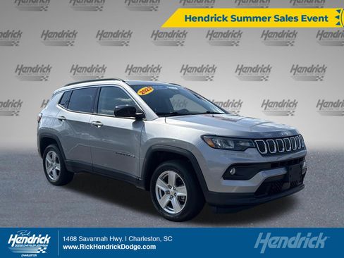 Used 2022 Jeep Compass Latitude AWD/4WD image 1