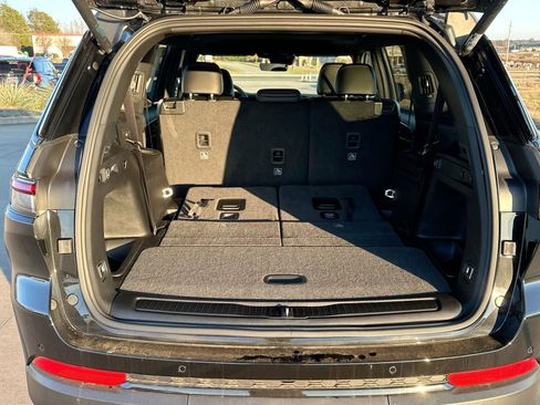 New 2025 Jeep Grand Cherokee L Altitude image 24