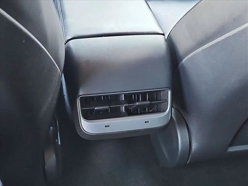Used 2022 Tesla Model 3 RWD image 18
