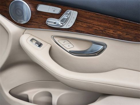 Certified 2020 Mercedes-Benz GLC 300 4MATIC image 21