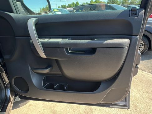 Used 2011 Chevrolet Silverado 2500 LT w/ Snow Plow Prep Package AWD/4WD image 19