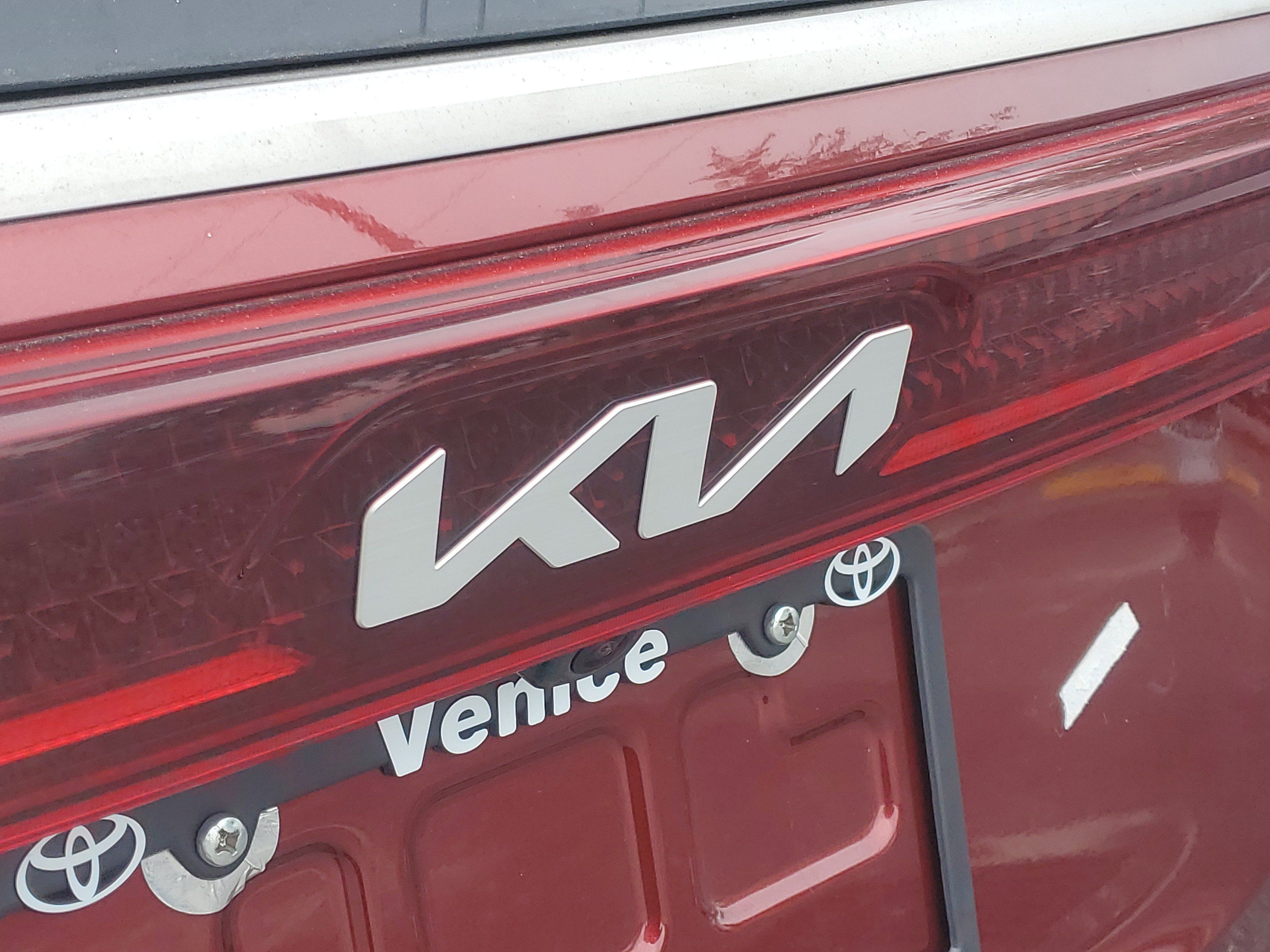 Used 2024 Kia Carnival SX Prestige FWD image 11