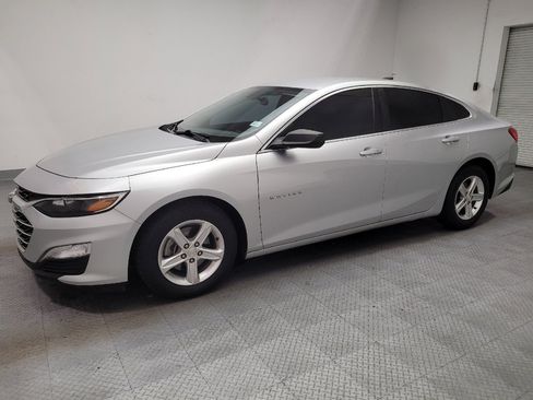 Used 2020 Chevrolet Malibu LS FWD image 2