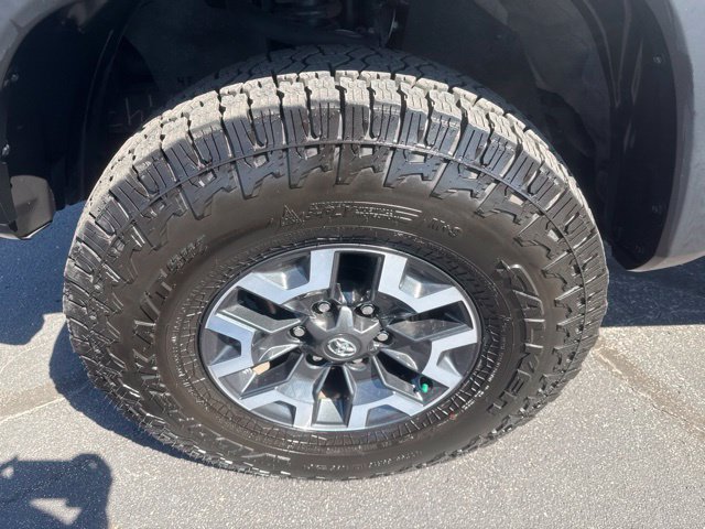 Used 2023 Toyota Tacoma TRD Off-Road AWD/4WD image 13