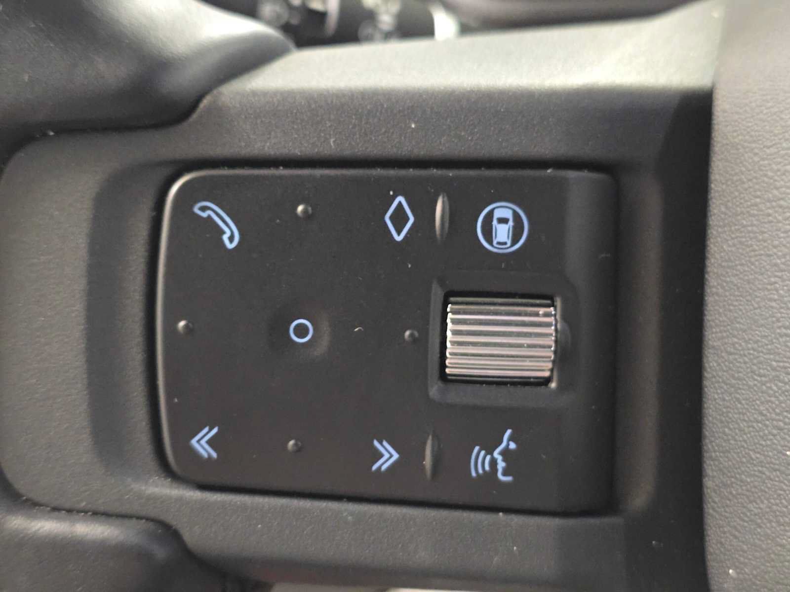 Used 2025 Land Rover Defender 130 X-Dynamic SE AWD/4WD image 35