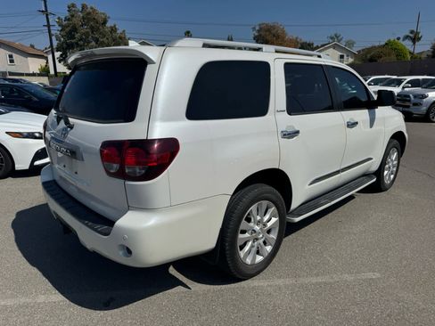 Used 2020 Toyota Sequoia Platinum image 3