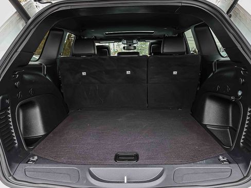 Used 2022 Jeep Grand Cherokee Limited image 23