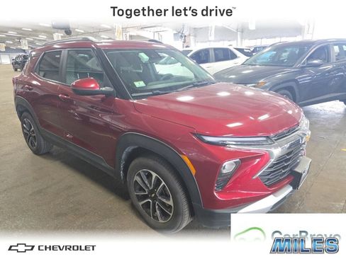 Certified 2025 Chevrolet TrailBlazer LT AWD/4WD image 1
