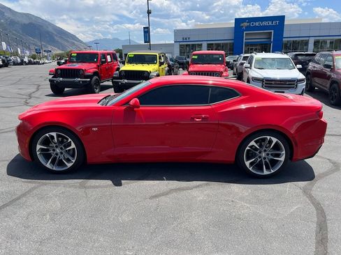 Used 2022 Chevrolet Camaro LT RWD image 13