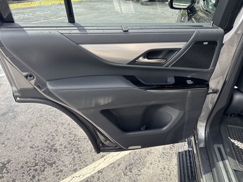 Used 2025 Lexus LX 700h F Sport image 30