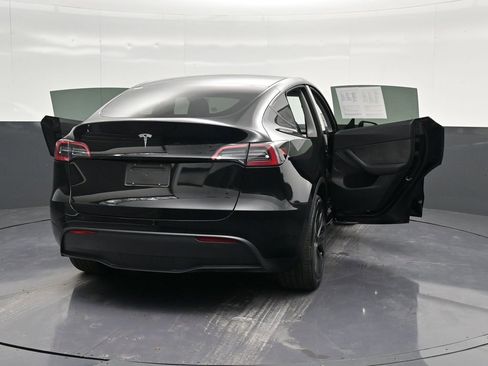 Used 2024 Tesla Model Y Long Range image 46