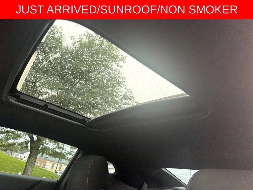 Used 2020 Chevrolet Camaro LT RWD image 10