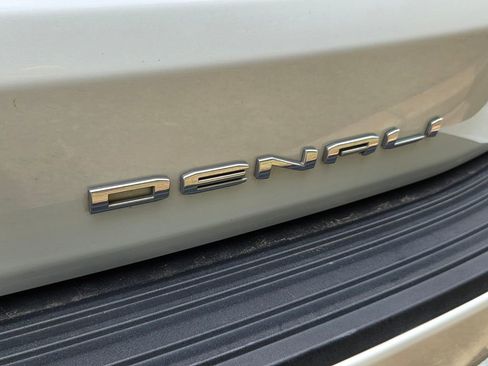 Used 2023 GMC Yukon Denali w/ Denali Reserve Package AWD/4WD image 10