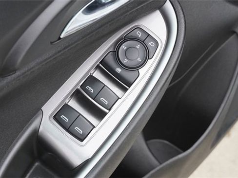 Used 2024 Chevrolet Malibu LT image 19