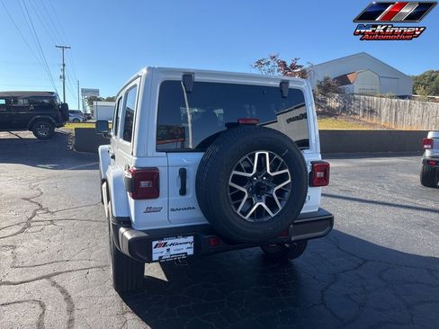 New 2026 Jeep Wrangler Unlimited Sahara AWD/4WD image 13