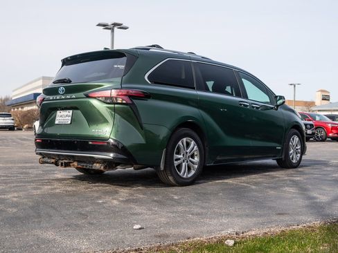Used 2021 Toyota Sienna Platinum image 11