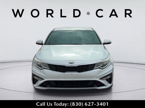 Used 2020 Kia Optima LX image 4