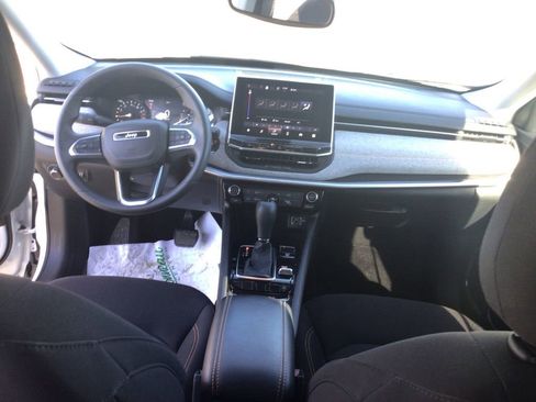 Used 2022 Jeep Compass Sport image 12