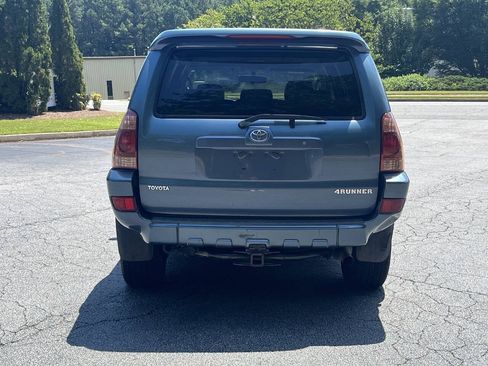 Used 2005 Toyota 4Runner SR5 AWD/4WD image 5