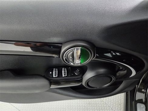 Used 2016 MINI Cooper S image 18