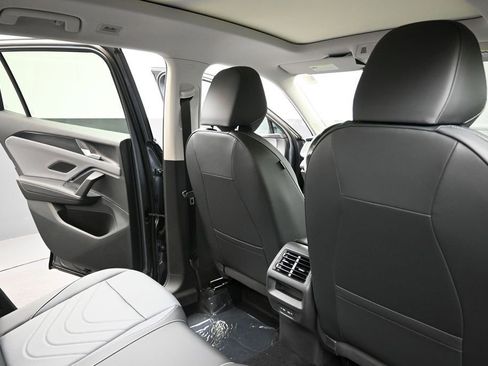 New 2026 Volkswagen Tiguan SE image 15