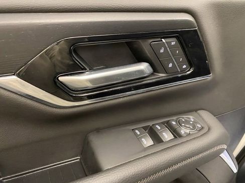 Used 2025 GMC Yukon Denali w/ Sun & Power Step Package AWD/4WD image 29