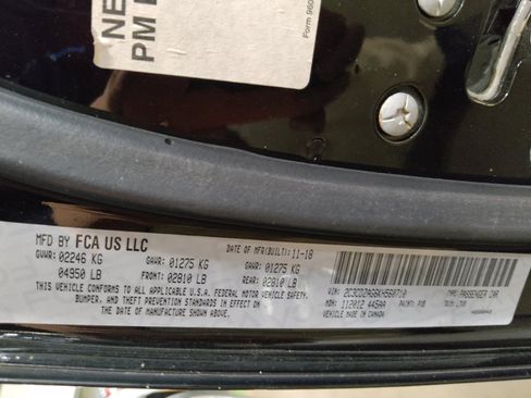 Used 2019 Dodge Challenger SXT image 33