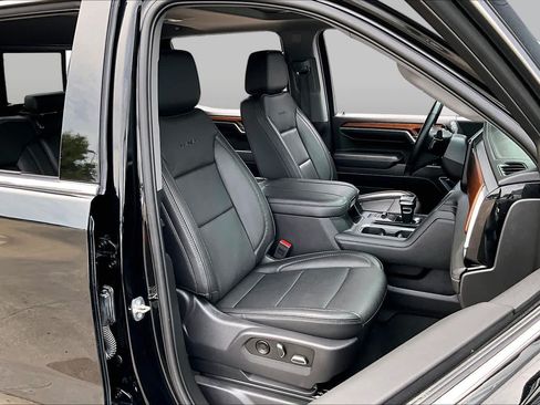 Used 2023 GMC Sierra 1500 Denali AWD/4WD image 9