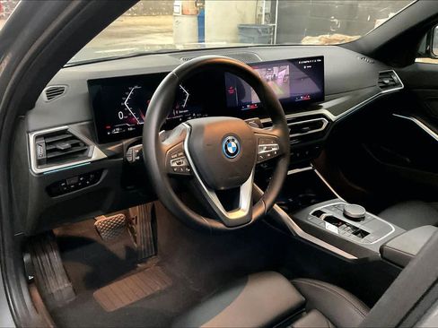 Used 2023 BMW 330e image 16