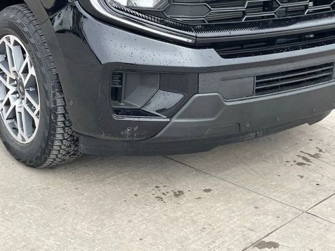 Used 2025 Ford Expedition Active AWD/4WD image 7