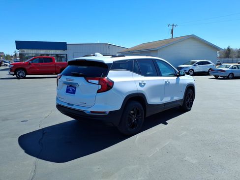 Used 2022 GMC Terrain AT4 w/ Infotainment Package II image 6