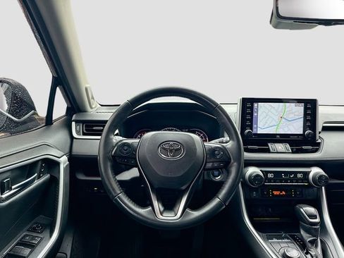 Used 2021 Toyota RAV4 Limited image 26